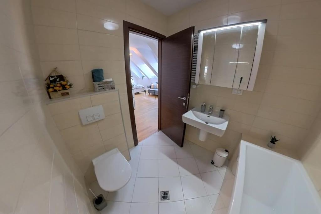 Bucharest Central Ee Apartment ภายนอก รูปภาพ
